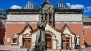 Пожар в Москва. Гори домът на руските шедьоври