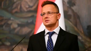 Унгария направи завой на запад! Подписа най-големия договор за газ