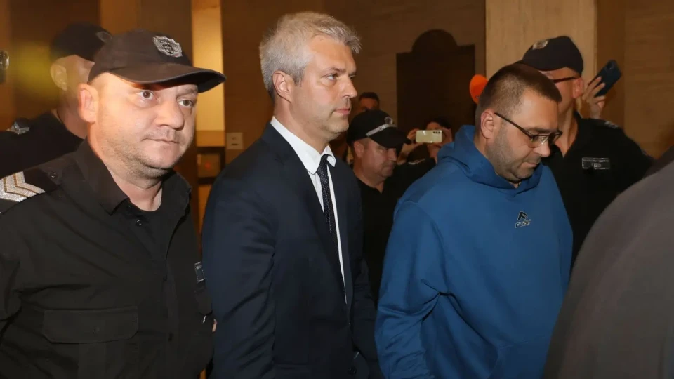 Съд решава дали да пусне от ареста кмета на Варна | StandartNews.com