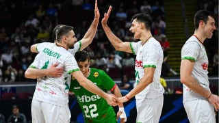 България тръгна с епичен гейм на световното!