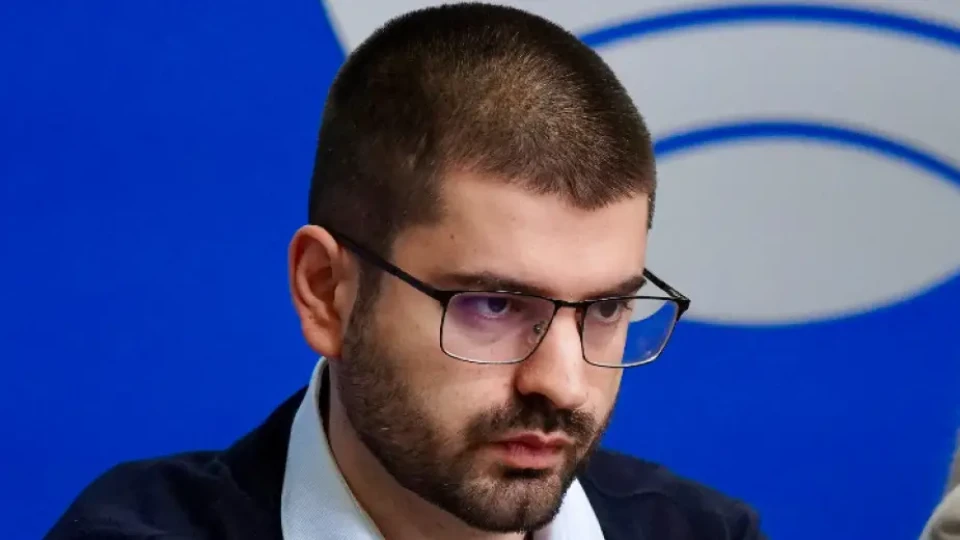 Виктор Блъсков: Пеевски печели фенове | StandartNews.com