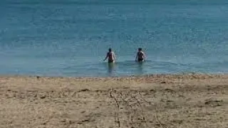 Лудо време: сутринта с яке, на обяд с бански