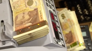 Синдикати и бизнес влизат в нов сблъсък за минималната заплата