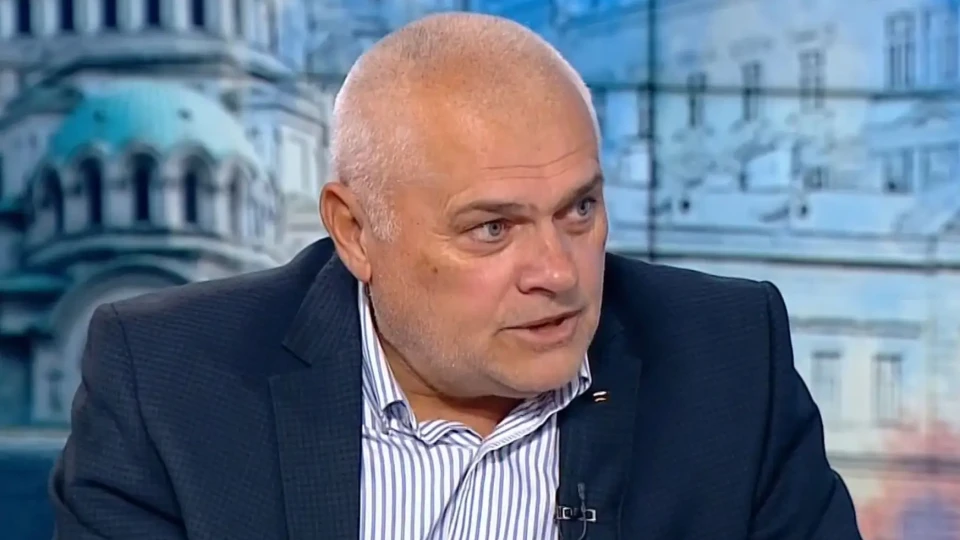 Радев срещу институциите. Кабинетът работи, но президентът бави службите | StandartNews.com