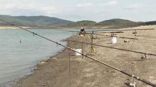 Покъртителна гледка. Още един язовир с критично малко вода