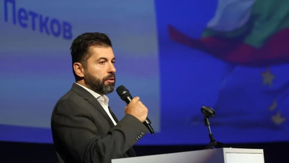 Кики обърна палачинката, подаде ръка на три партии | StandartNews.com