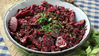 Гостите ви ще искат още и още от тази салата! Вижте рецептата