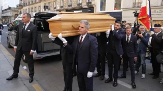 Много специално изпращане на Клаудия Кардинале