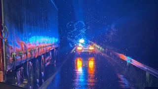 Бус и камион се блъснаха на пътя София-Варна. Има пострадали