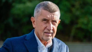 Чехия гласува за нов парламент. Бабиш води в анкетите